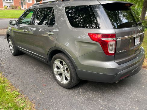 Used 2014 Ford Explorer Limited w/ Equipment Group 302A AWD/4WD image 15