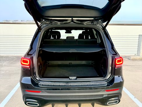 Used 2021 Mercedes-Benz GLB 250 4MATIC w/ AMG Line image 16