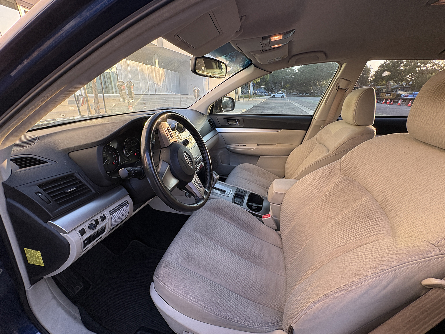 Used 2011 Subaru Outback 2.5i Premium w/ All-Weather Pkg AWD/4WD image 9
