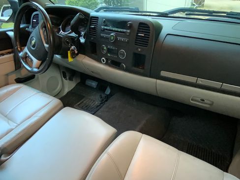 Used 2011 Chevrolet Silverado 1500 LT w/ All-Star Edition RWD image 12