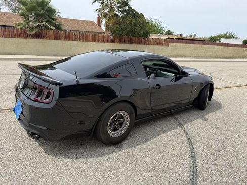 Used 2013 Ford Mustang Shelby GT500 RWD image 9