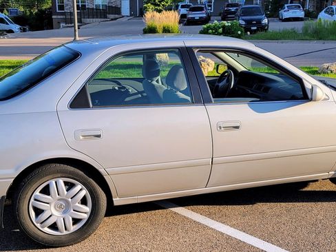 Used 2001 Toyota Camry CE image 1