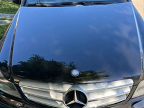 Used 2013 Mercedes-Benz C 250 Sedan image 2