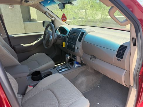 Used 2012 Nissan Frontier SV RWD image 9