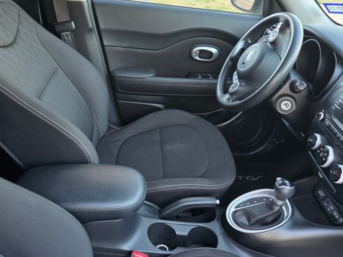 Used 2018 Kia Soul image 10