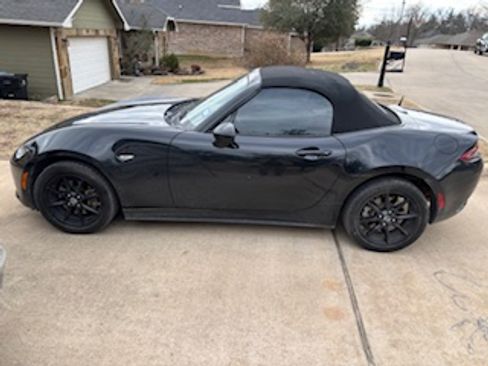 Used 2019 MAZDA MX-5 Miata Sport image 1