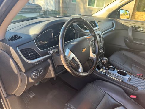 Used 2016 Chevrolet Traverse LT image 13
