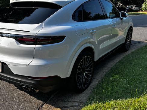 Used 2020 Porsche Cayenne S AWD/4WD image 19