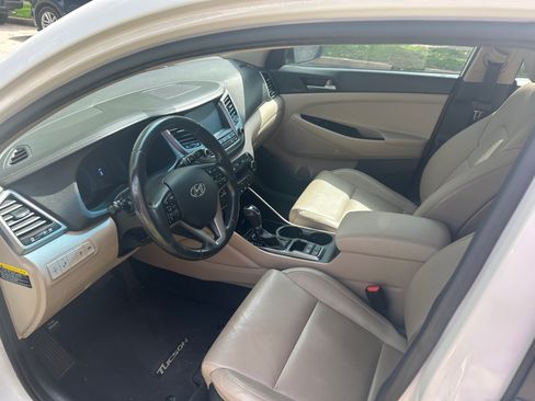 Used 2017 Hyundai Tucson Limited w/ Cargo Package AWD/4WD image 4