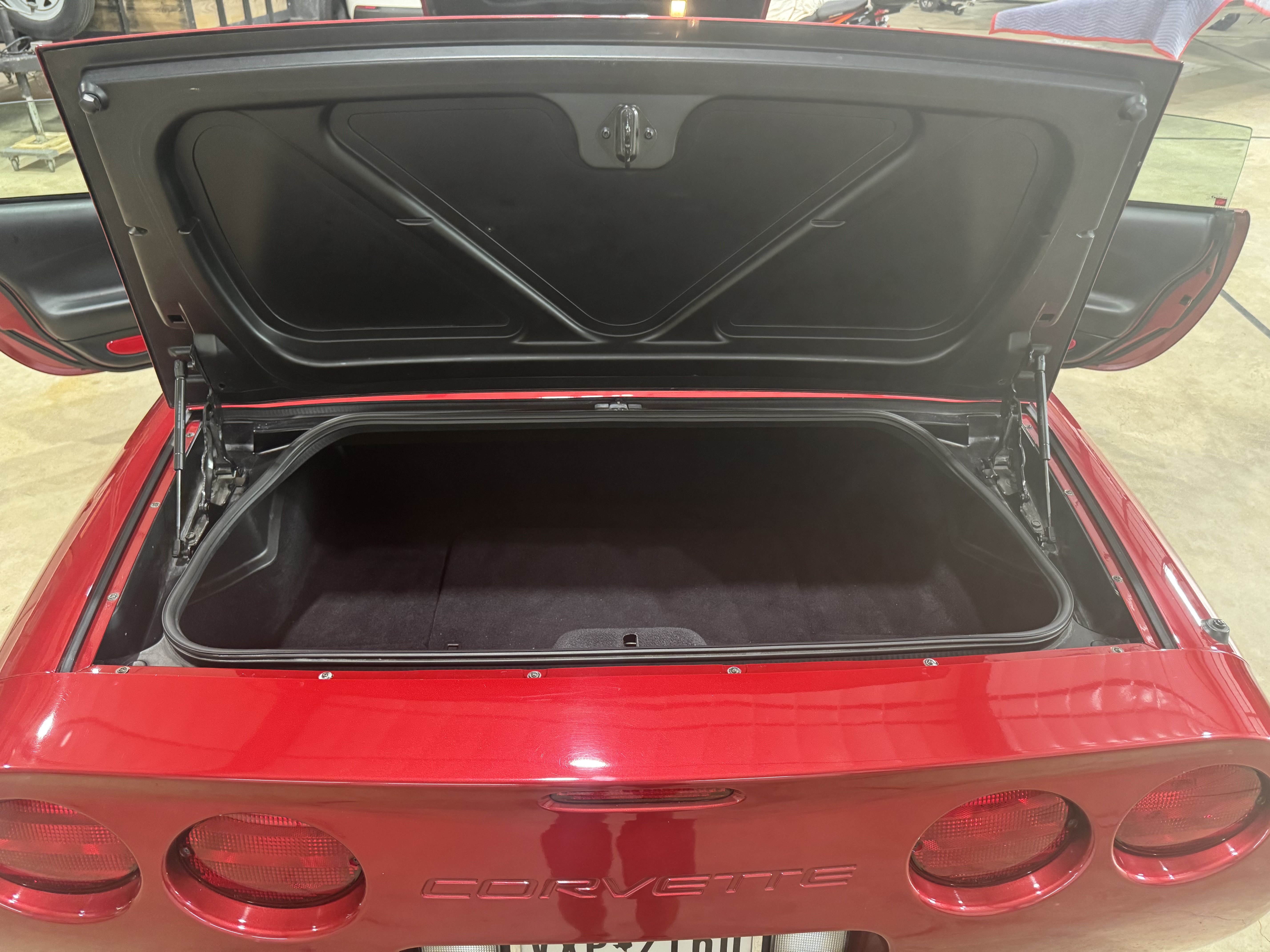 Used 2002 Chevrolet Corvette Convertible w/ Preferred Equipment Group2 RWD image 10