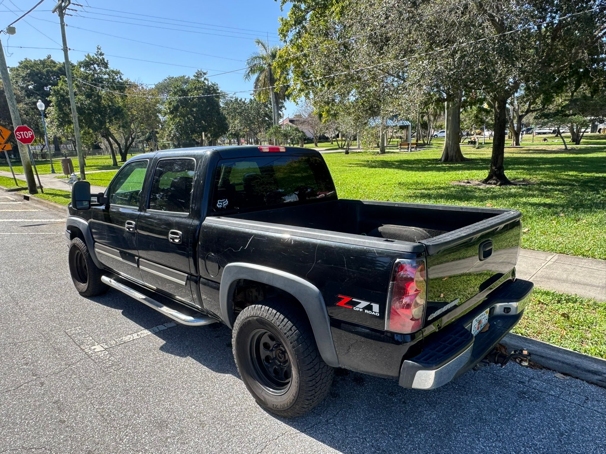 Used 2006 Chevrolet Silverado 1500 LT w/ Light Duty Power Package AWD/4WD image 5
