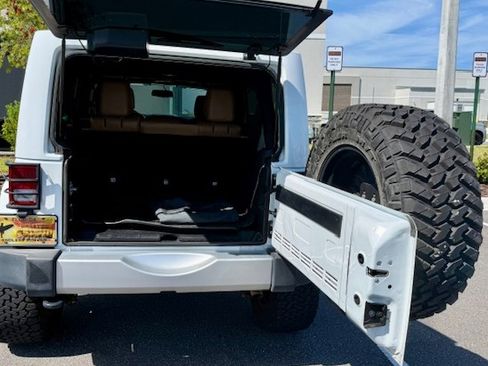 Used 2015 Jeep Wrangler Unlimited Sahara w/ Connectivity Group image 6