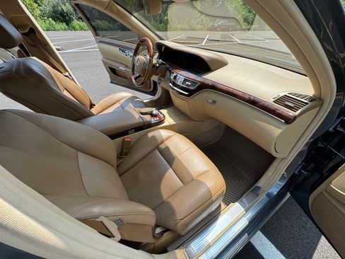 Used 2008 Mercedes-Benz S 550 4MATIC image 8
