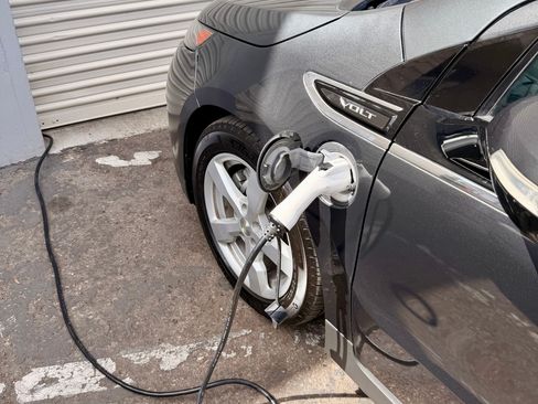 Used 2014 Chevrolet Volt Premium w/ Premium Trim Package image 12