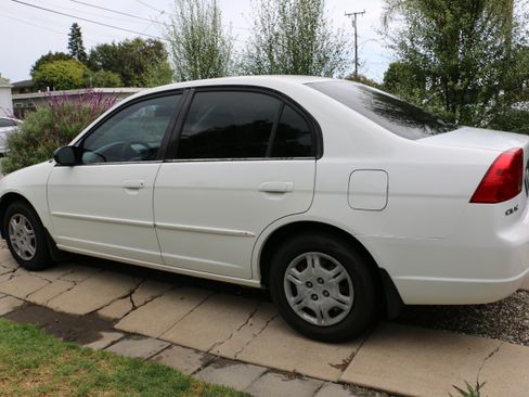 Used 2002 Honda Civic LX image 2