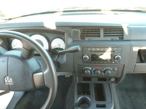 Used 2011 Dodge Dakota ST image 14