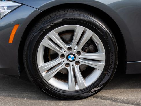 Used 2017 BMW 330i xDrive Sedan w/ Premium Package image 11