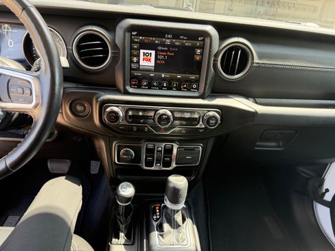 Used 2021 Jeep Wrangler Unlimited Sahara w/ Uconnect 4C Nav & Sound Group AWD/4WD image 11