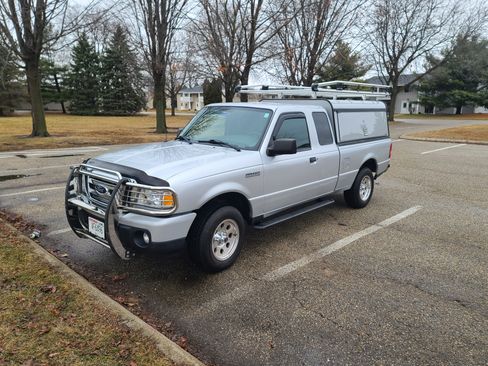 Used 2011 Ford Ranger XLT image 1