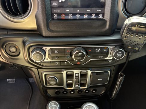 Used 2019 Jeep Wrangler Unlimited Sport S image 8