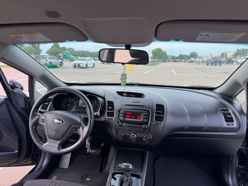 Used 2017 Kia Forte LX FWD image 9