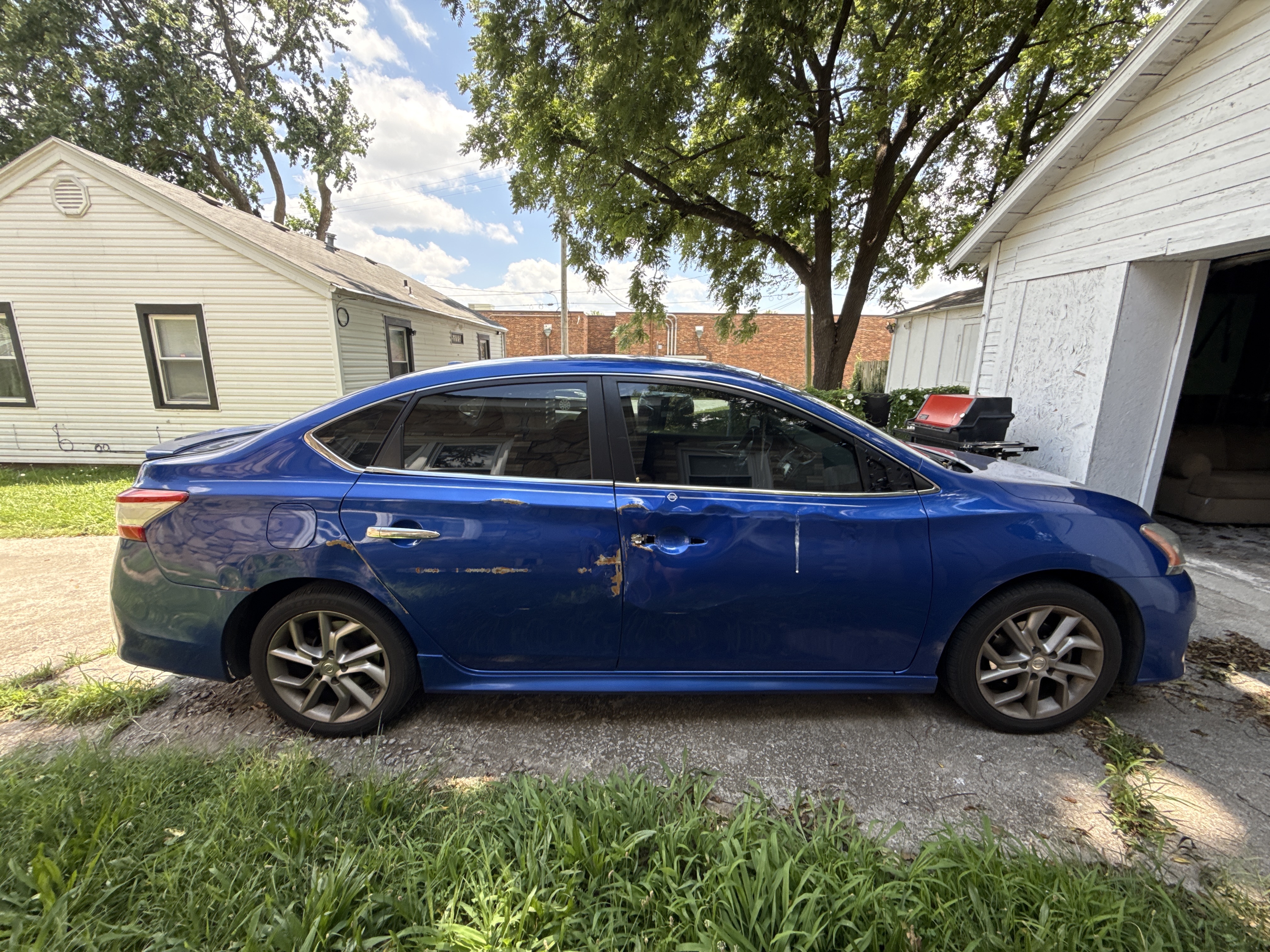 Used 2013 Nissan Sentra SR w/ Driver Pkg FWD image 4