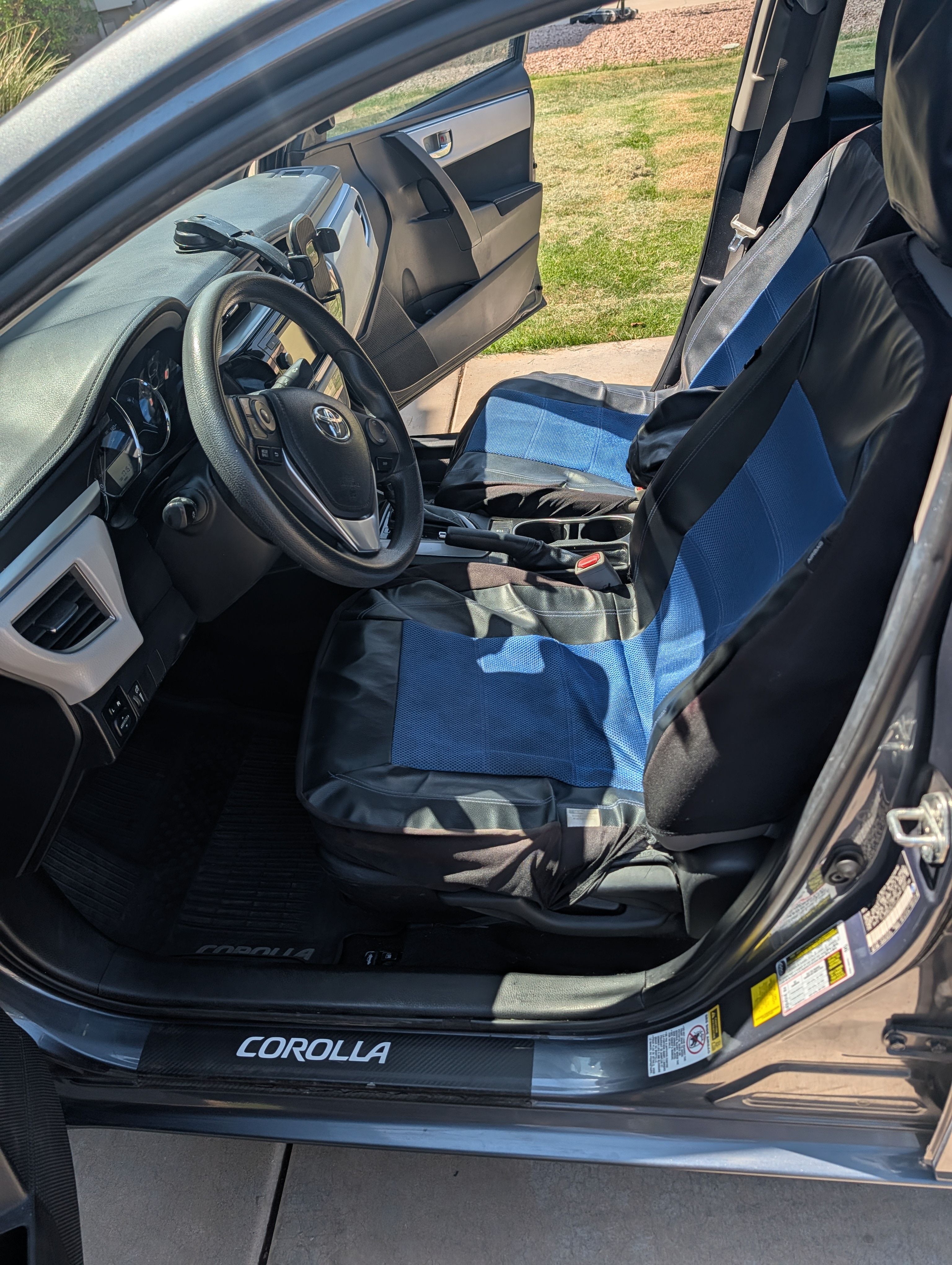 Used 2014 Toyota Corolla LE FWD image 6