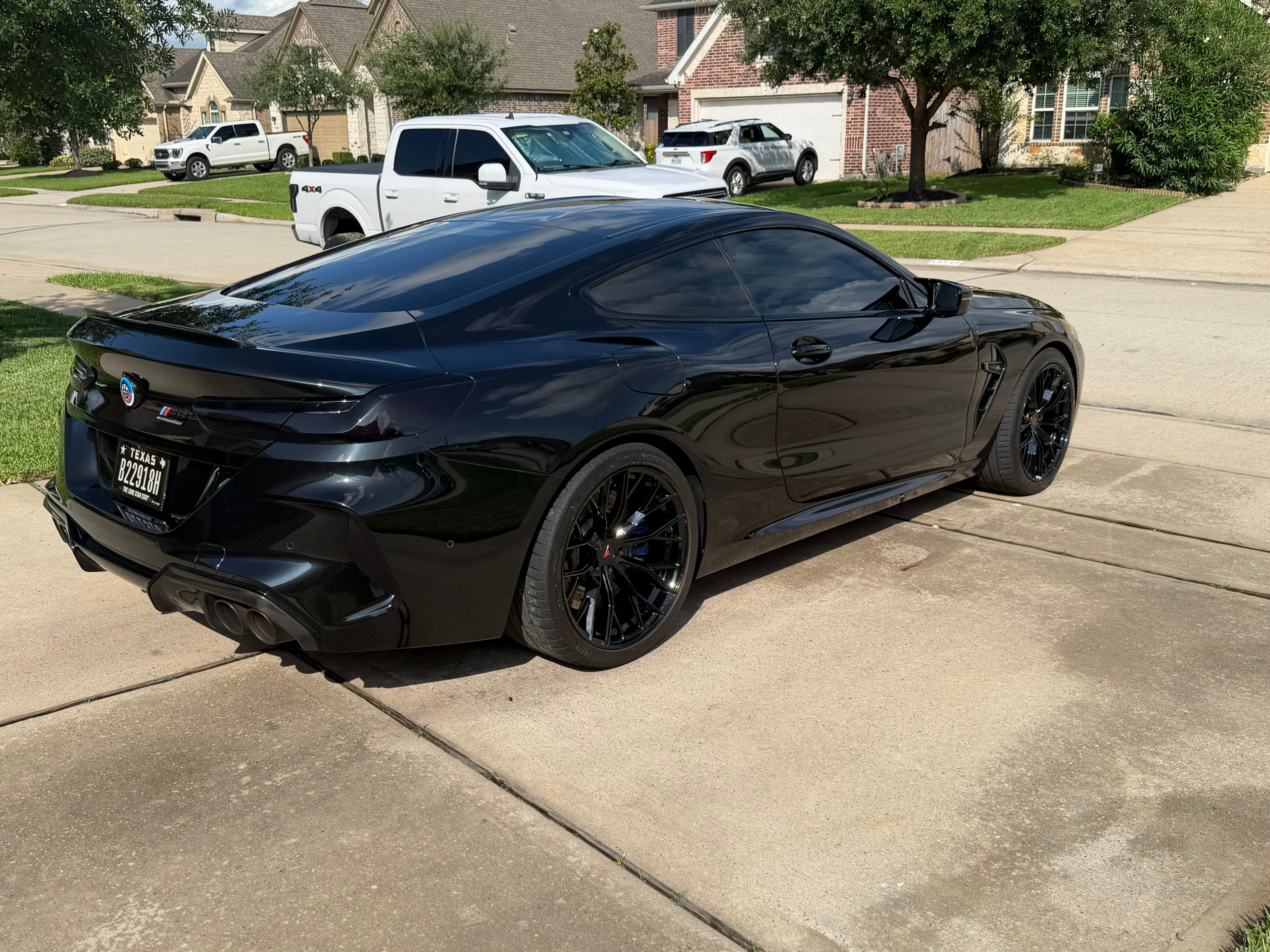 Used 2020 BMW M8 Competition w/ M Carbon Exterior Package AWD/4WD image 5
