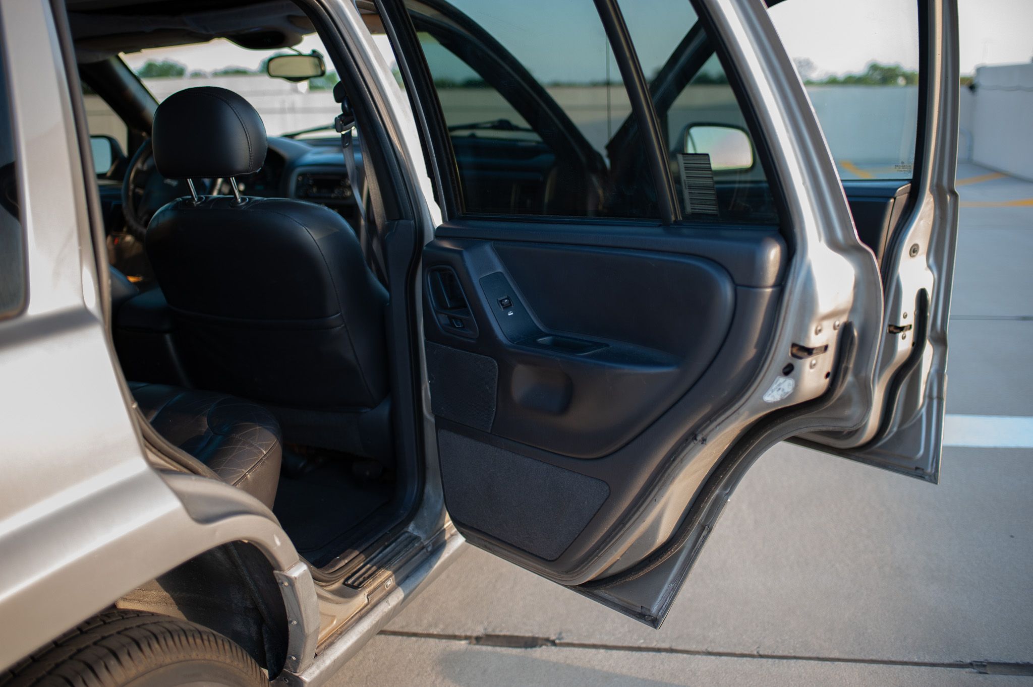 Used 2001 Jeep Grand Cherokee Laredo RWD image 11