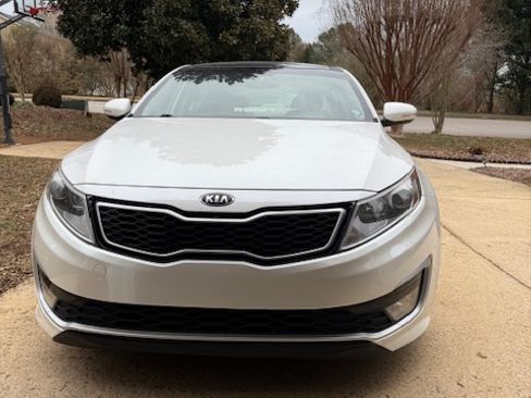 Used 2012 Kia Optima Hybrid w/ Hybrid Premium Technology Pkg image 1