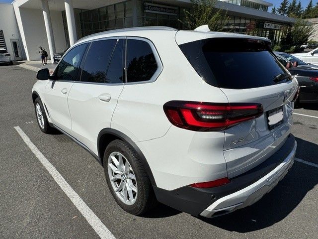 Used 2023 BMW X5 xDrive40i w/ Premium Package AWD/4WD image 5