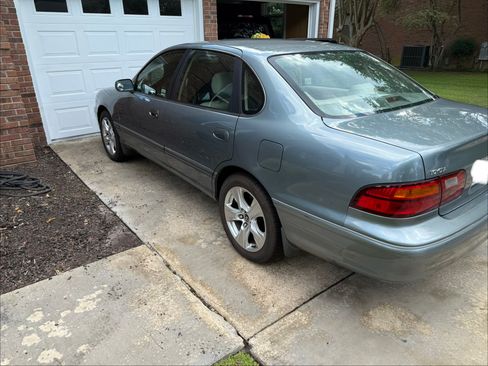 Used 1998 Toyota Avalon XLS FWD image 11