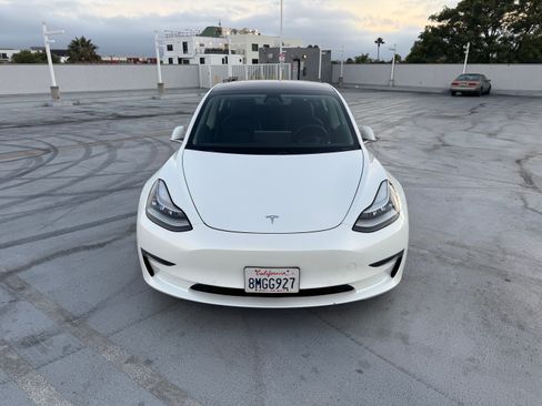 Used 2020 Tesla Model 3 Standard Range Plus RWD image 2