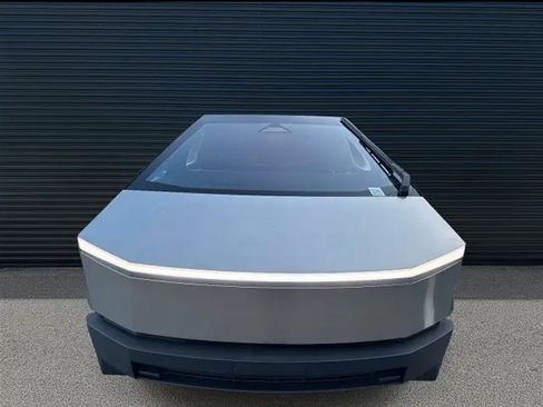 Used 2024 Tesla Cybertruck AWD Crew Cab image 2