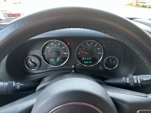 Used 2016 Jeep Wrangler Unlimited Sahara w/ Connectivity Group image 6