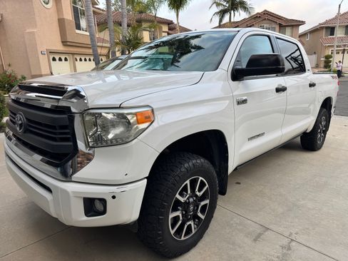 Used 2014 Toyota Tundra SR5 w/ TRD Off Road Package AWD/4WD image 22