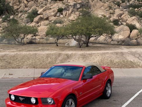 Used 2006 Ford Mustang GT Premium image 2