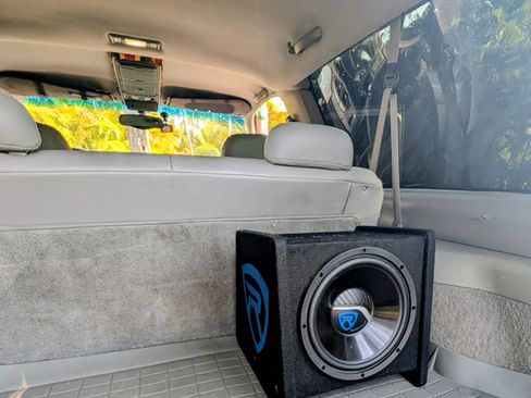 Used 1999 Chevrolet Tahoe 4WD 2-Door w/ Preferred Equipment Group image 10