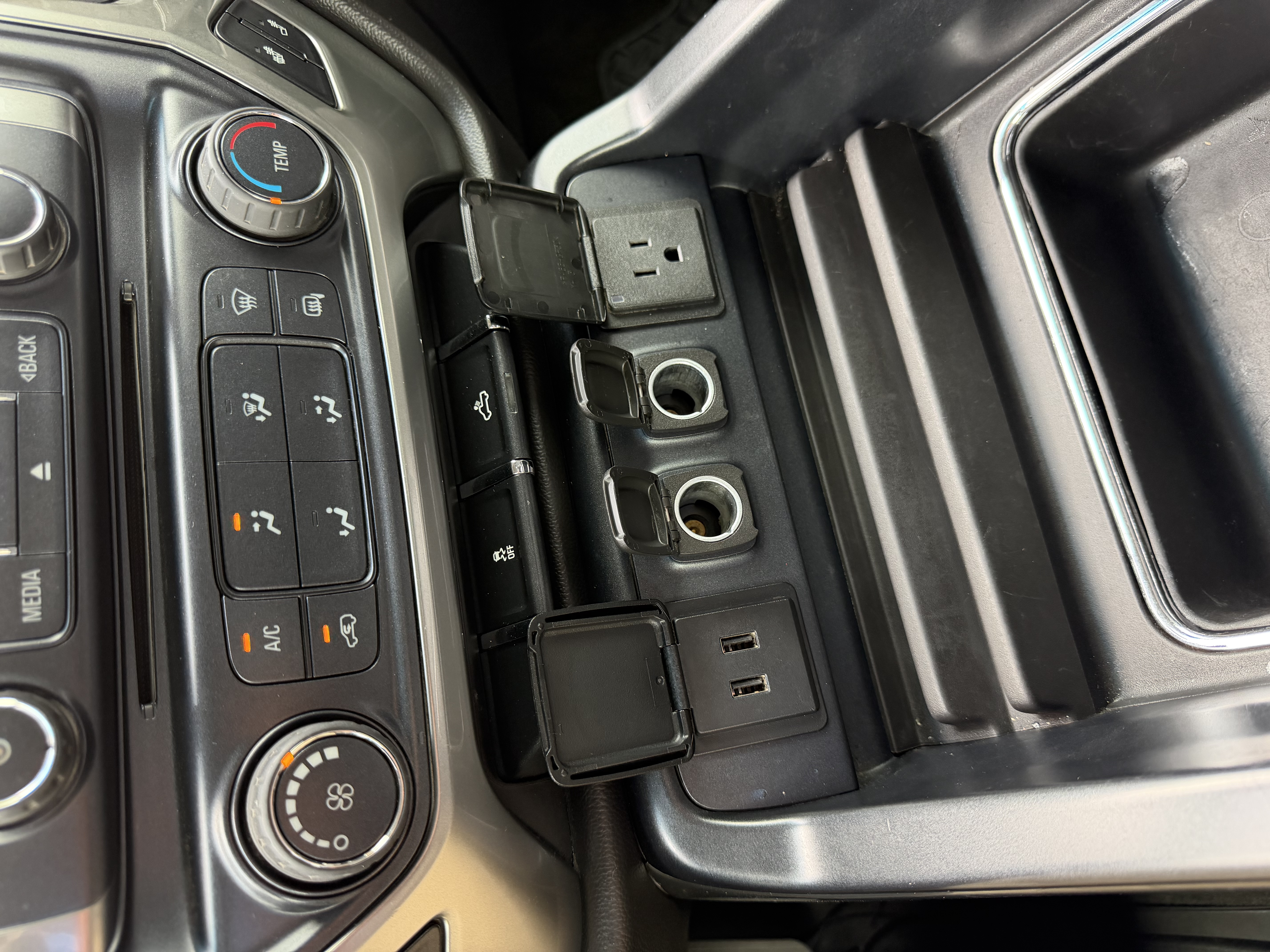 Used 2018 Chevrolet Silverado 1500 LT w/ Trailering Package AWD/4WD image 27