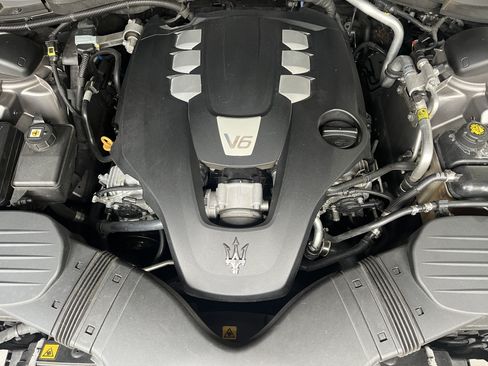 Used 2016 Maserati Ghibli image 12