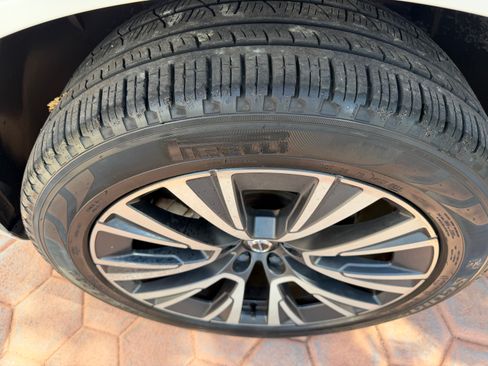 Used 2020 Volvo XC90 T6 Momentum w/ Protection Package Premier image 16