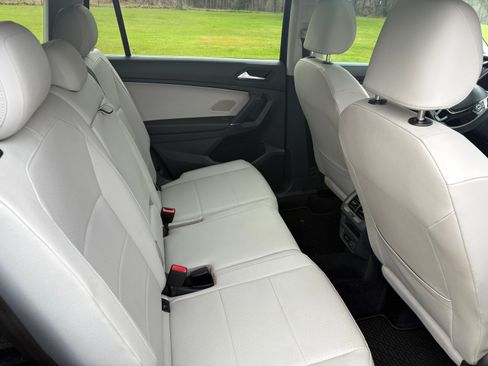 Used 2020 Volkswagen Tiguan SEL image 6