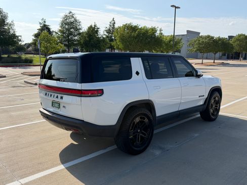 Used 2023 Rivian R1S Adventure AWD/4WD image 8