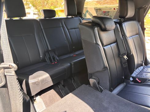 Used 2019 Ford Expedition XLT w/ Equipment Group 202A RWD image 13