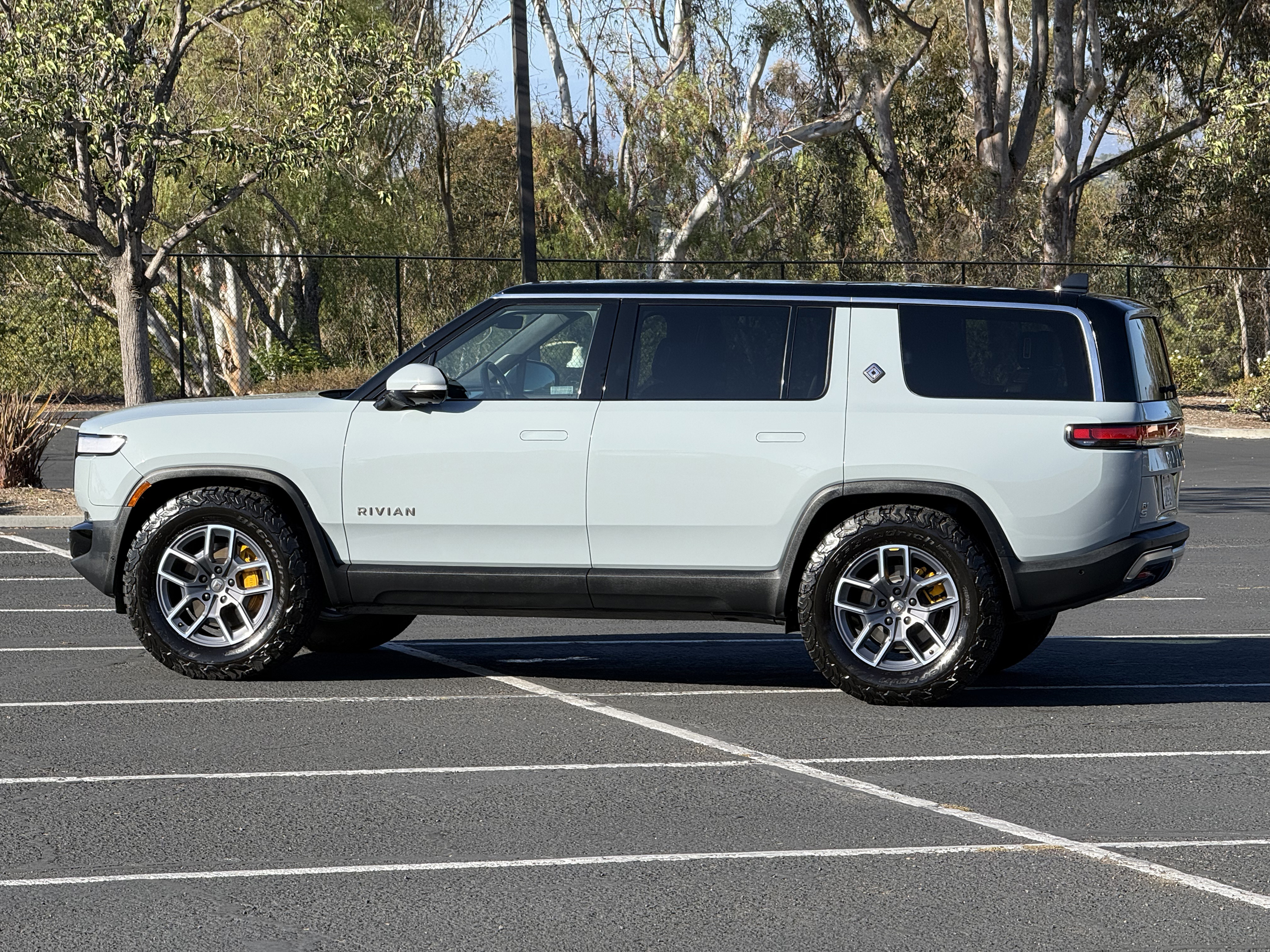 Used 2023 Rivian R1S Adventure Quad AWD/4WD image 9
