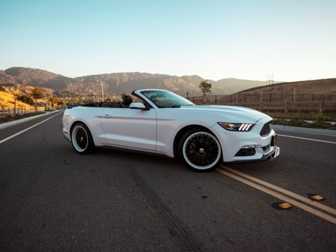 Used 2015 Ford Mustang Premium image 6