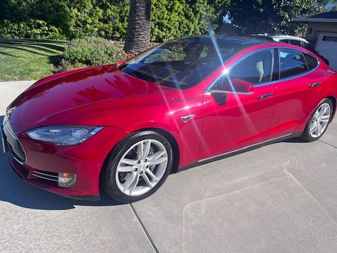 Used 2015 Tesla Model S 85D image 1