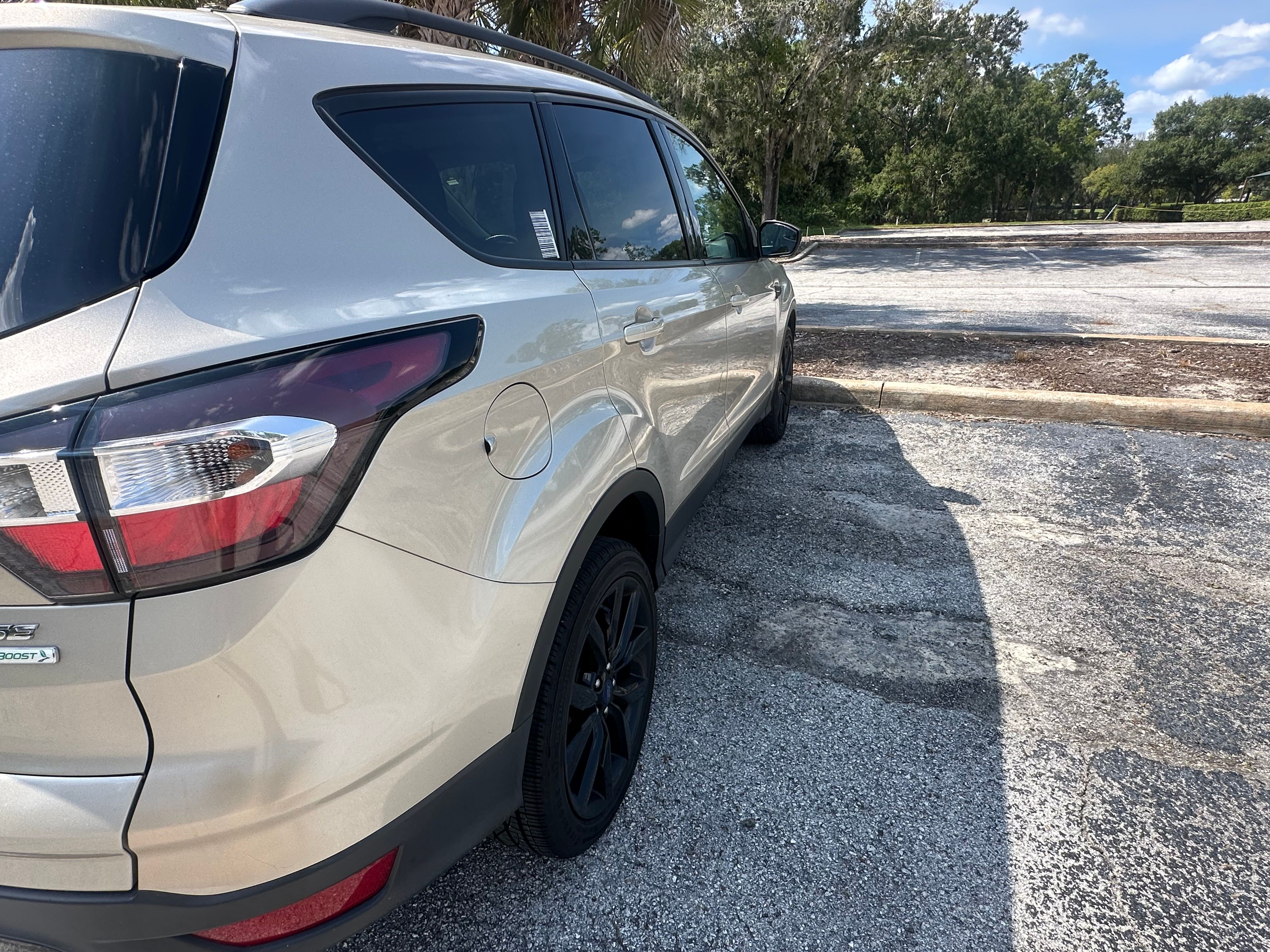 Used 2017 Ford Escape SE w/ SE Sport Appearance Package FWD image 11