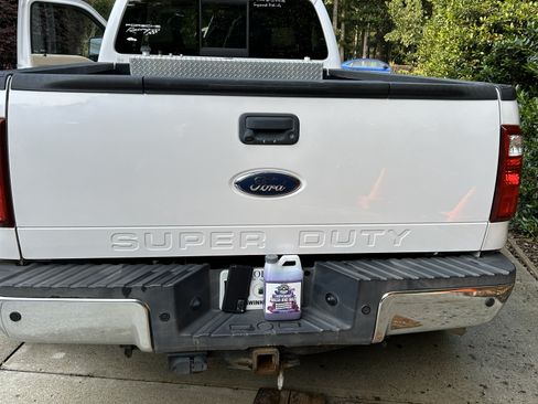 Used 2010 Ford F350 Lariat image 4