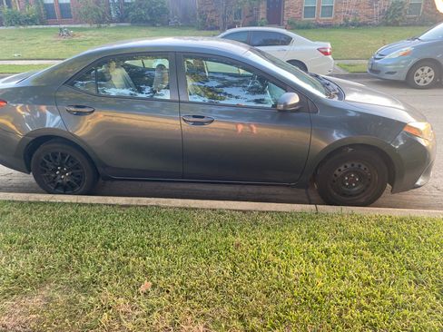 Used 2014 Toyota Corolla LE image 9